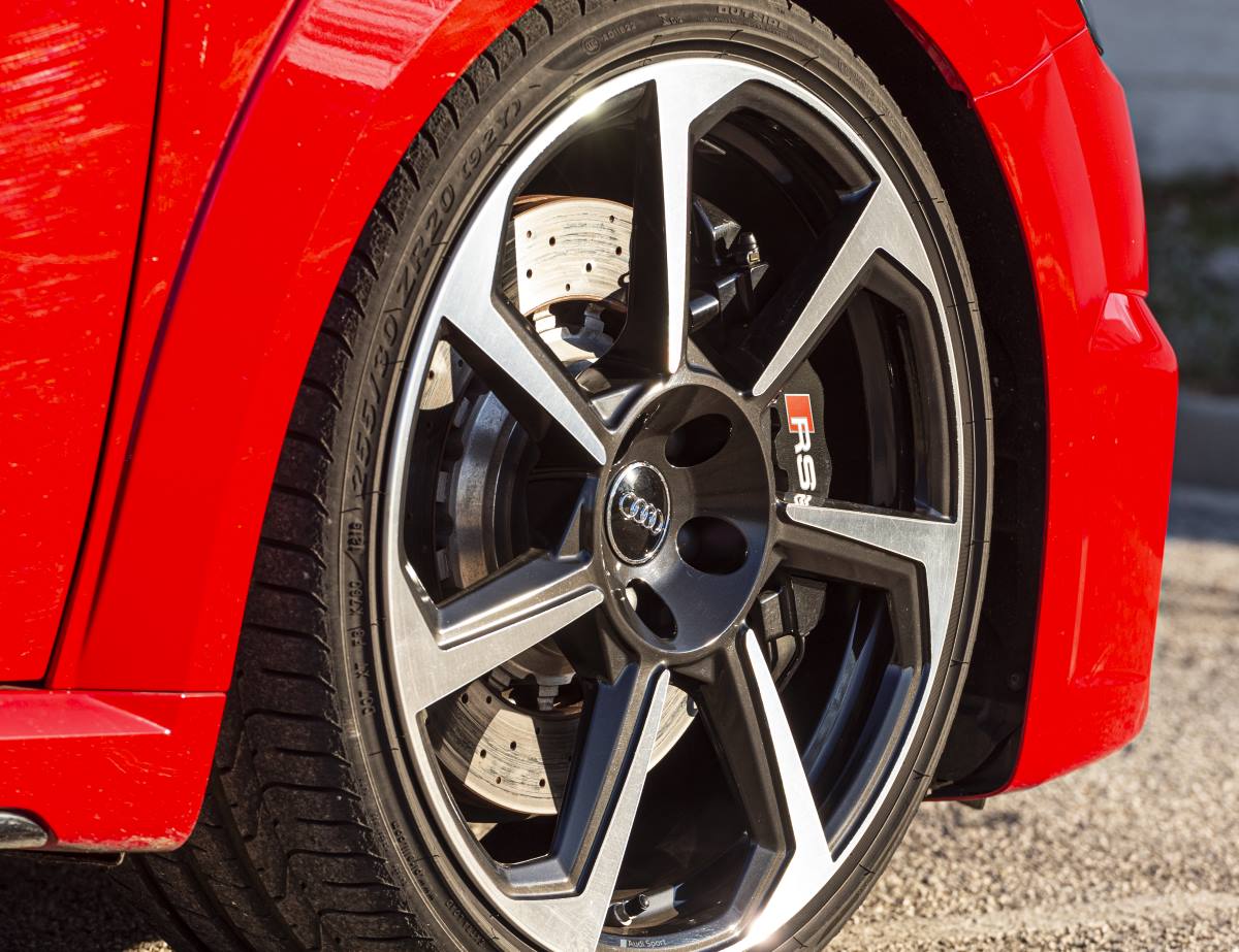 075 Audi TT RS