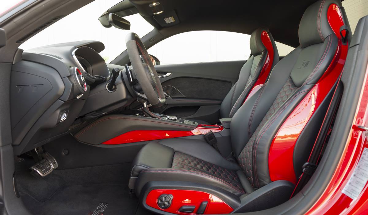 088 Audi TT RS