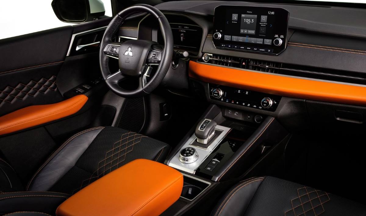 El interior del Outlander 2022