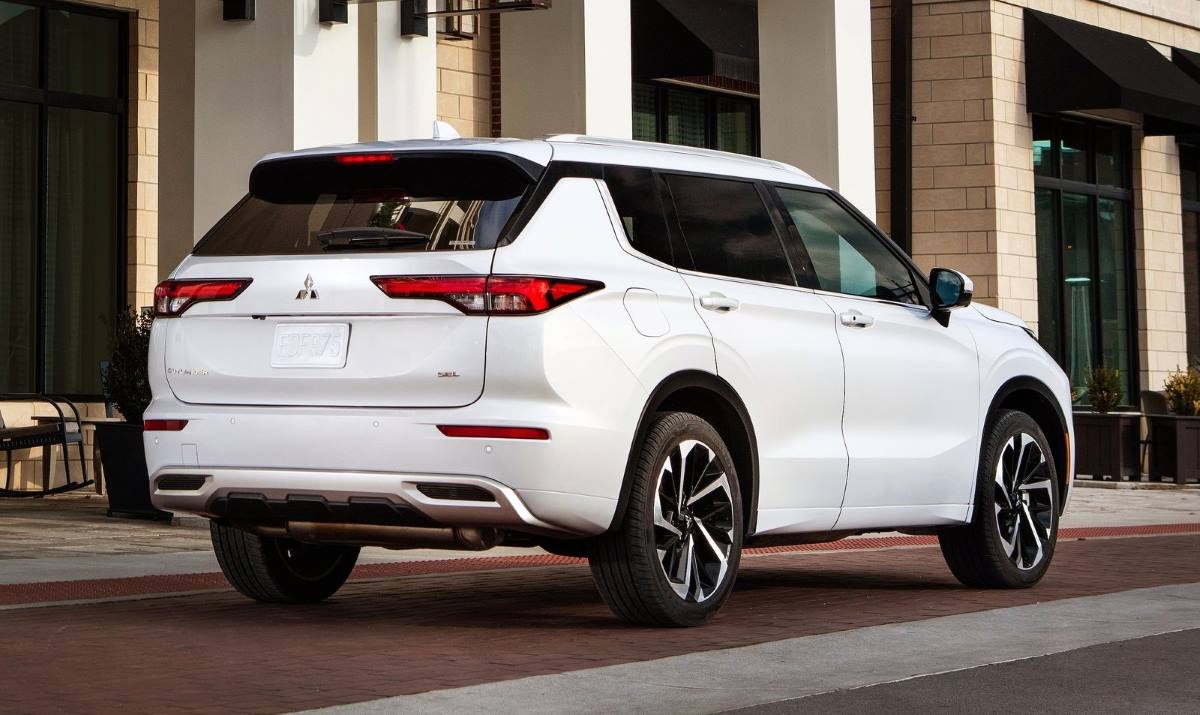Mitsubishi Outlander 2022 6