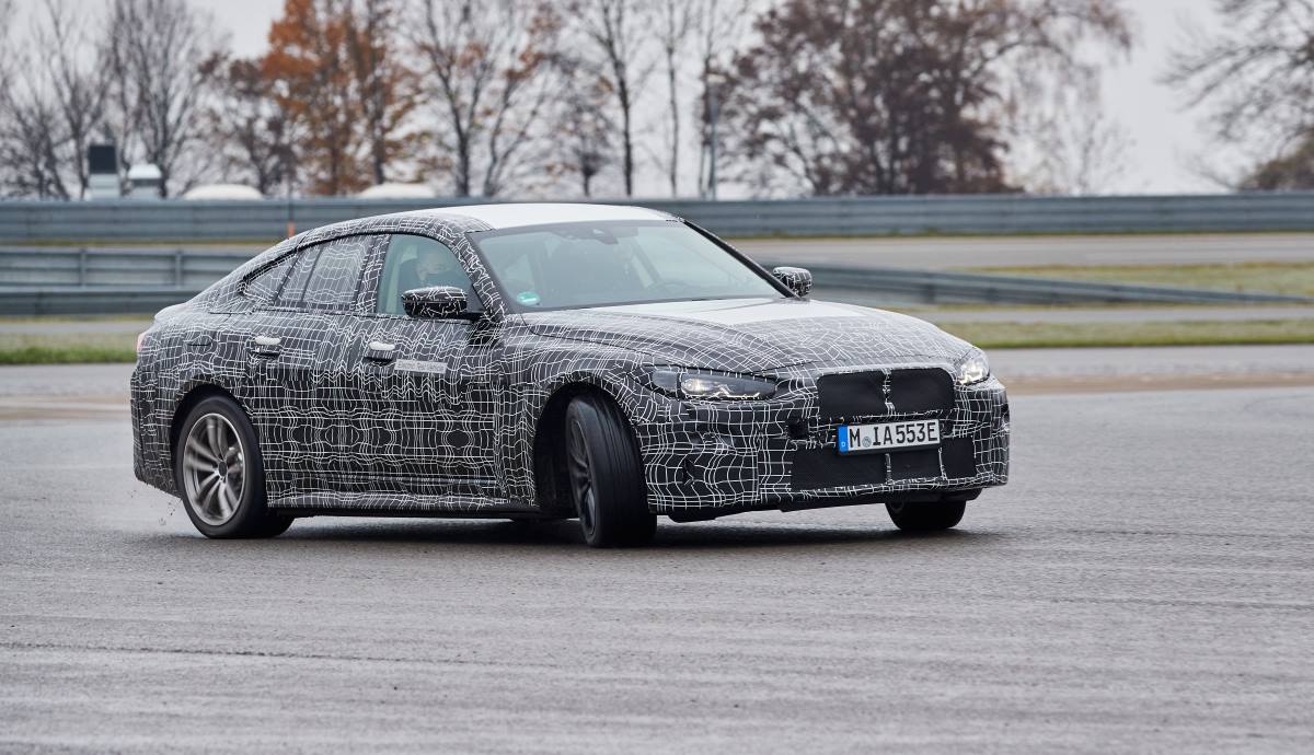 el nuevo bmw i4 2021 se pone a punto