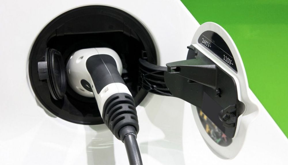Retrofit para convertir coches usados en eléctricos, ¿solución para la movilidad? Foto: iStock