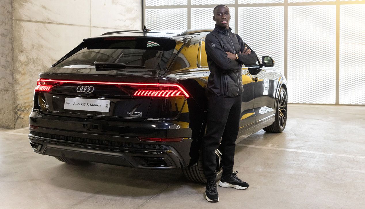 Mendy con su Audi Q8