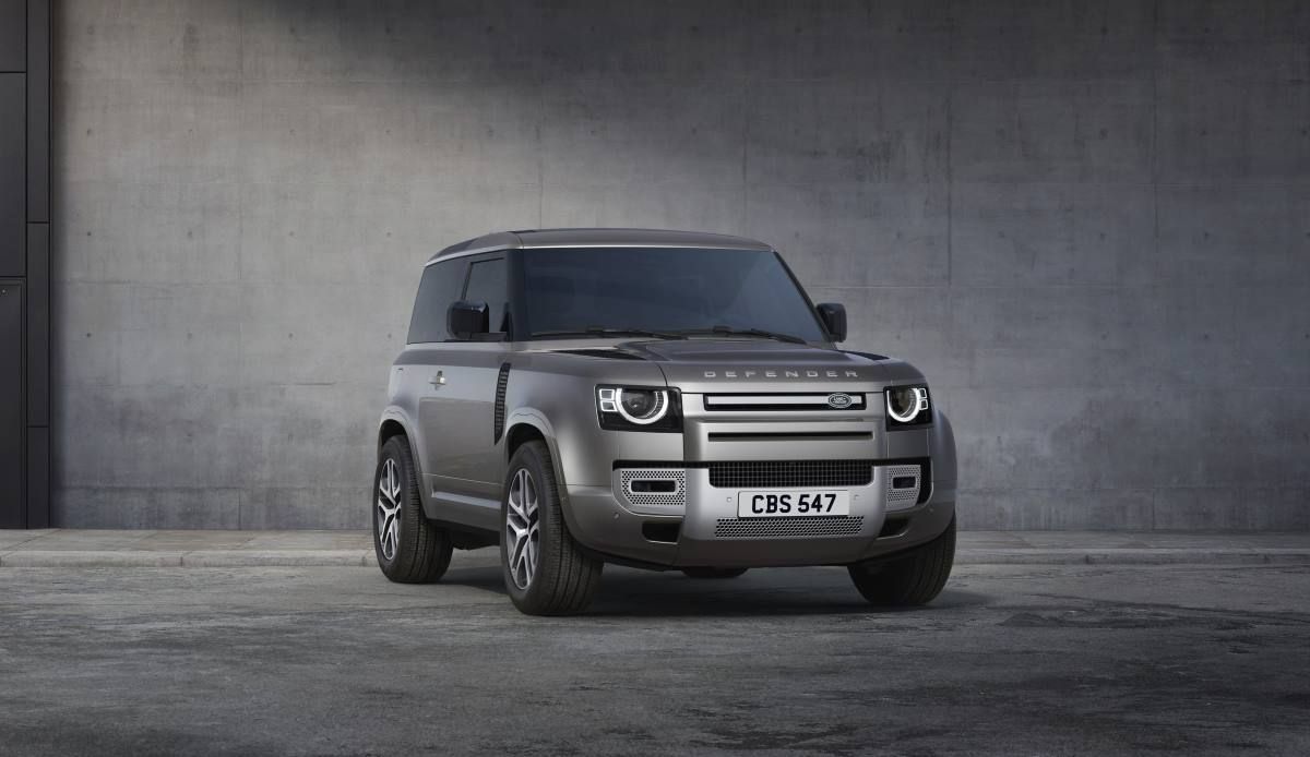 Land Rover Defender 2021 1