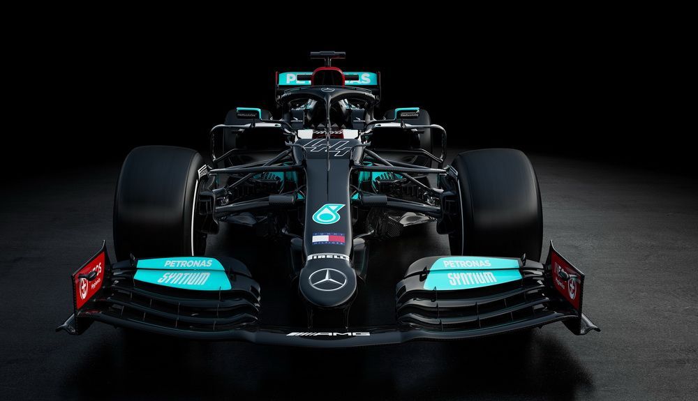 Vista frontal del Mercedes W12