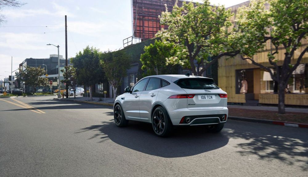 El Jaguar E-Pace cuenta con etiqueta ECO o Cero emisiones en toda su gama automática