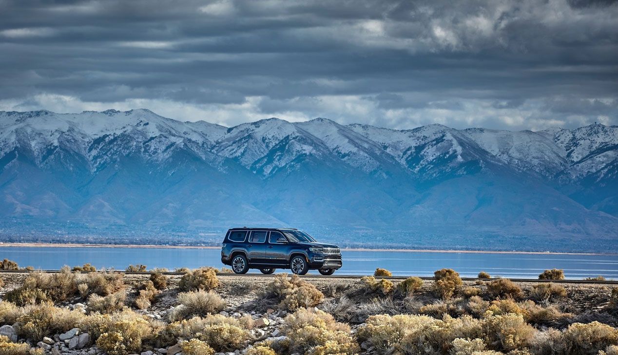 Jeep Grand Wagoneer 