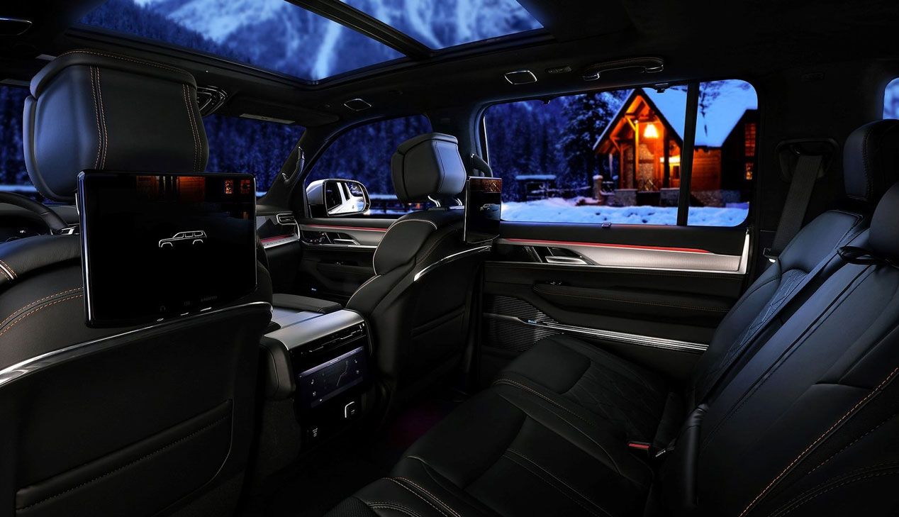 Jeep Grand Wagoneer 