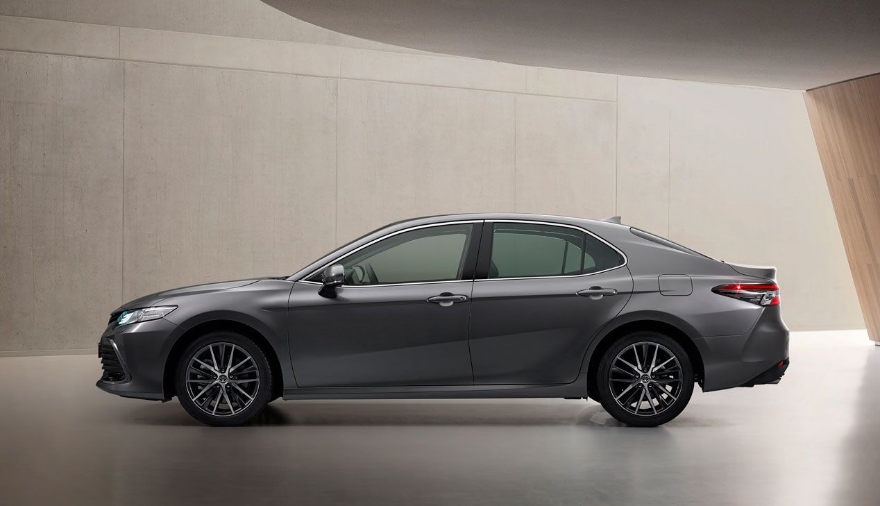 Toyota Camry Electric Hybrid 2021