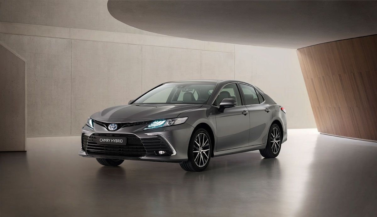 El Toyota Camry 2021 ya está disponible, sus datos y precios en España