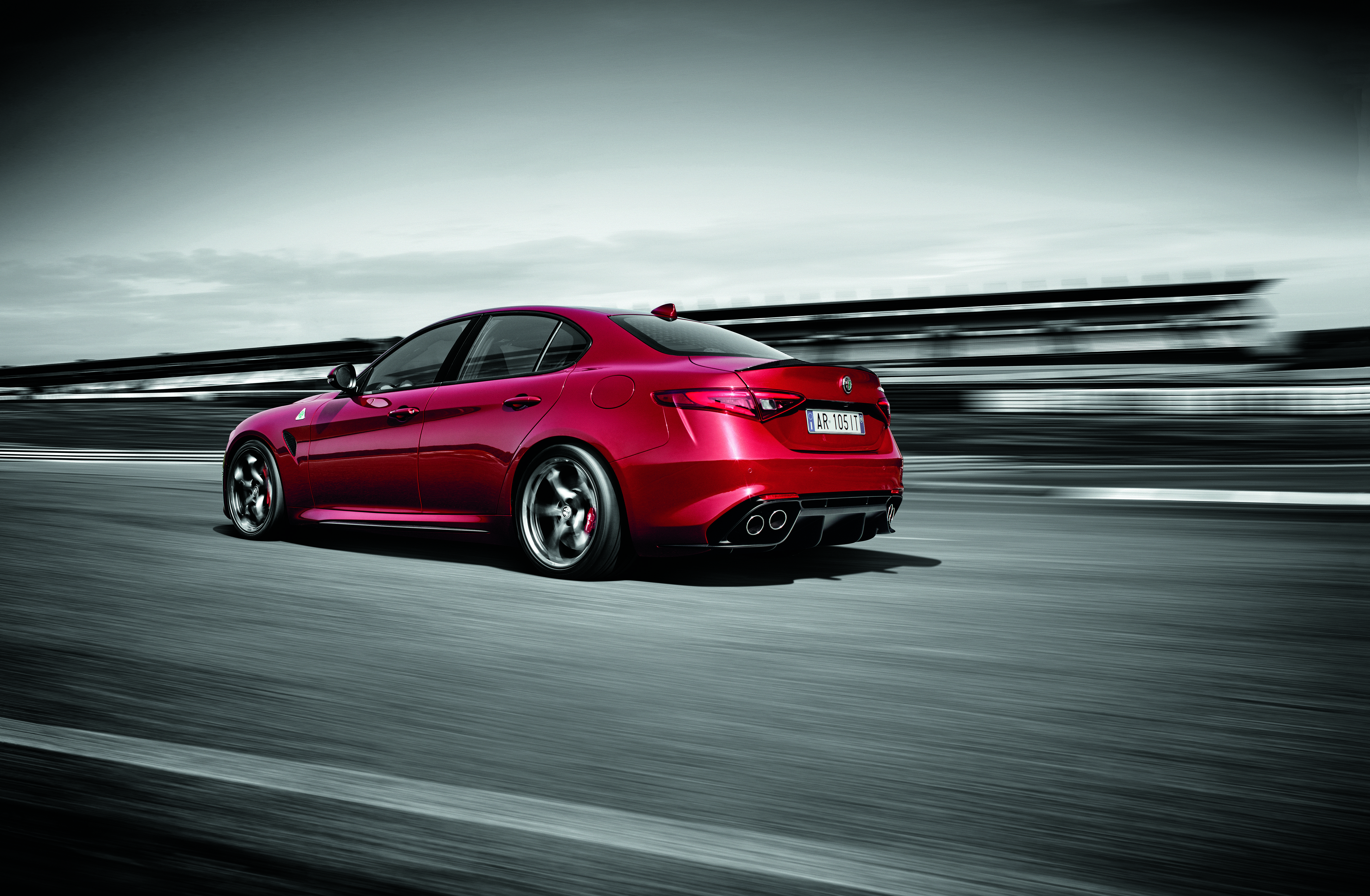 Mejor berlina media: ALFA ROMERO GIULIA