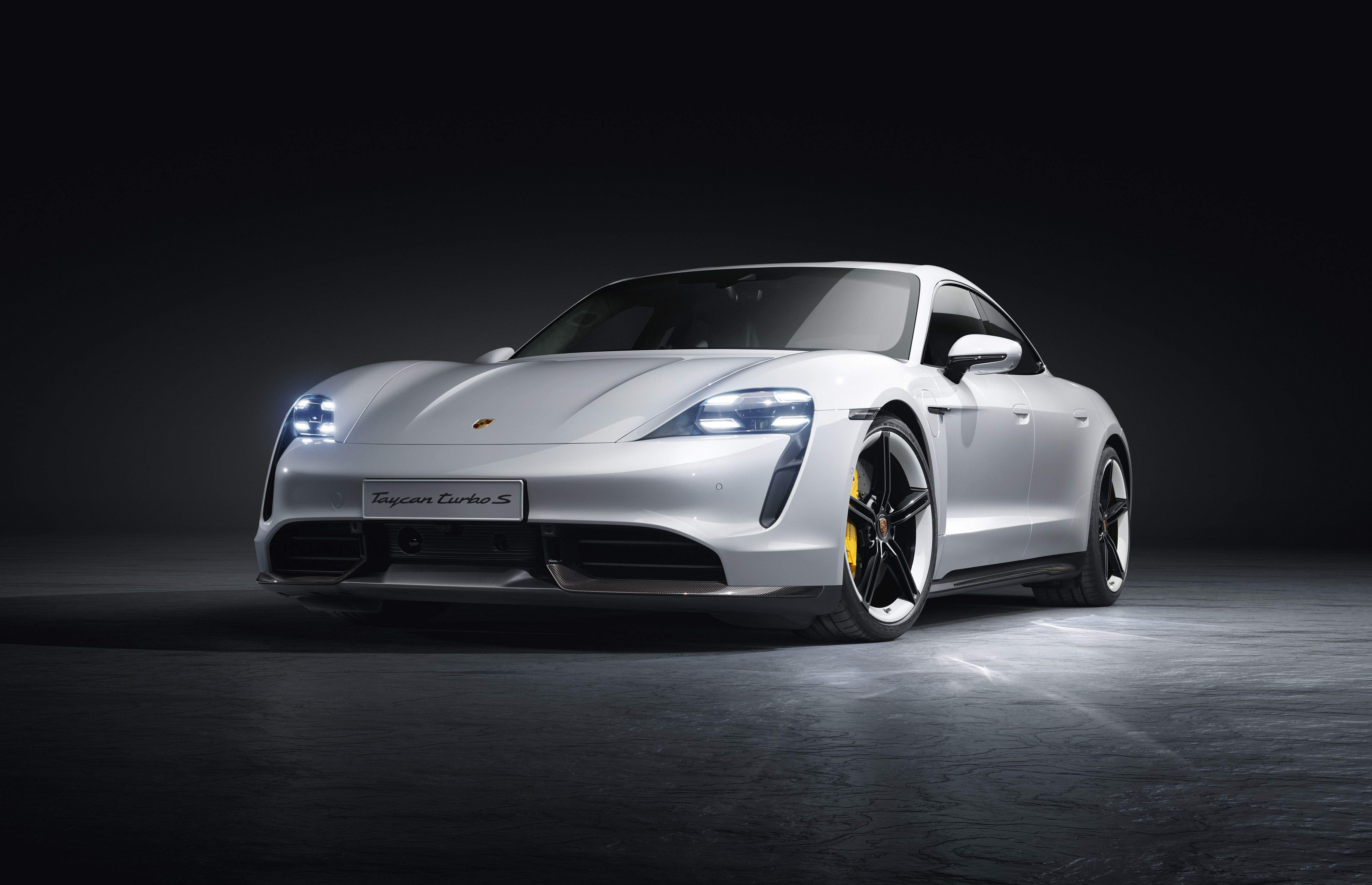 Mejor gran berlina: PORSCHE TAYCAN
