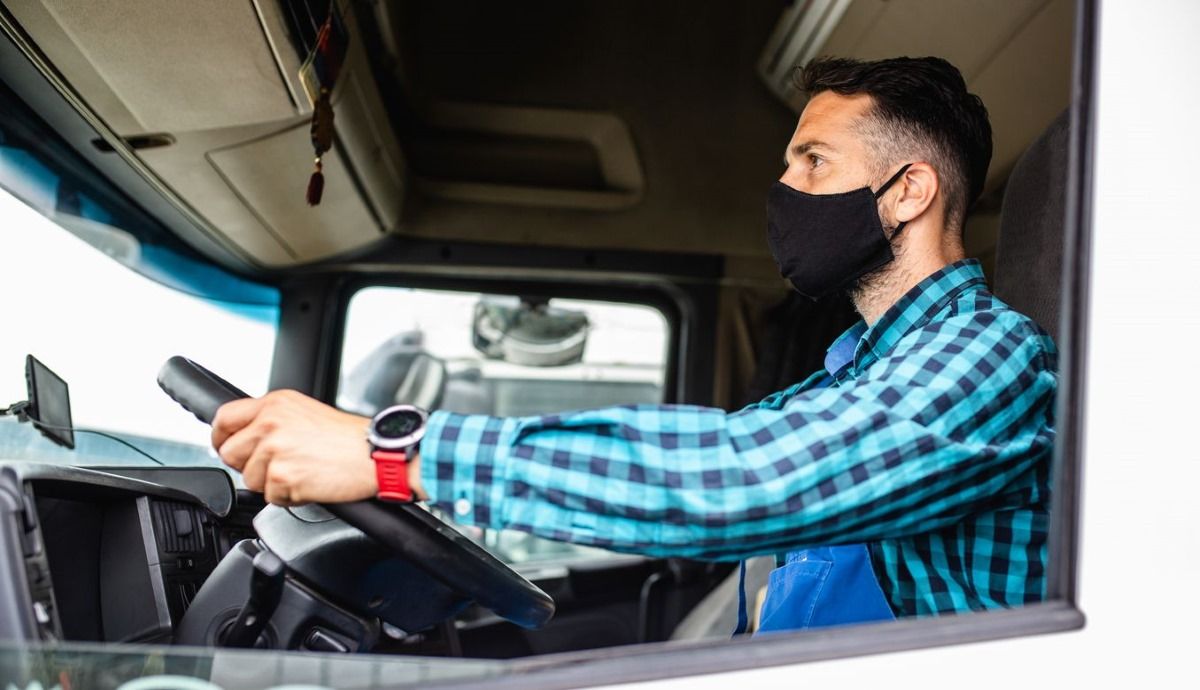 ¿Por qué los transportistas profesionales no son prioritarios para la vacunación?