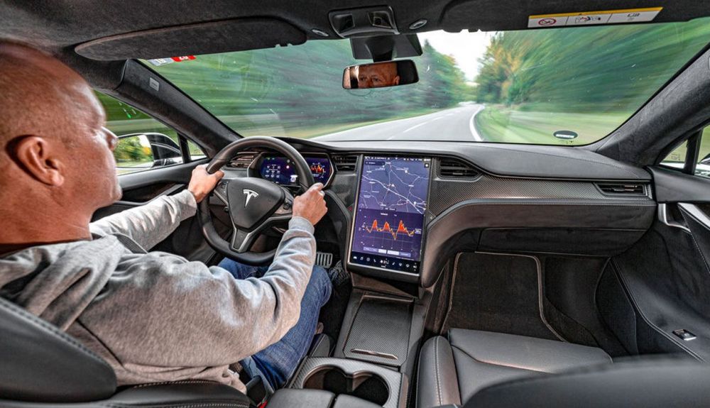 El Tesla Model S P100D se autoprotege antes de que haya que lamentar males mayores El Tesla Model S P100D se autoprotege antes de que haya que lamentar males mayores