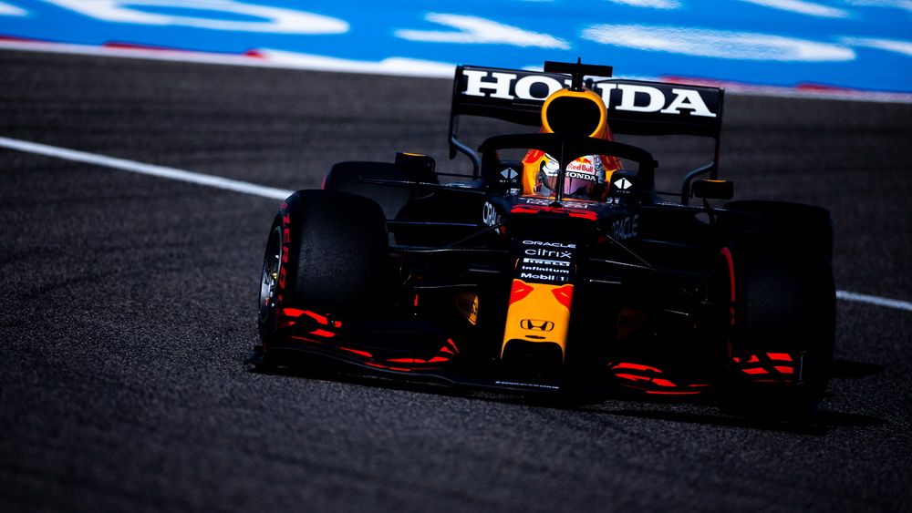 Max Verstappen (Red Bull) dominó también la FP2, ya de noche