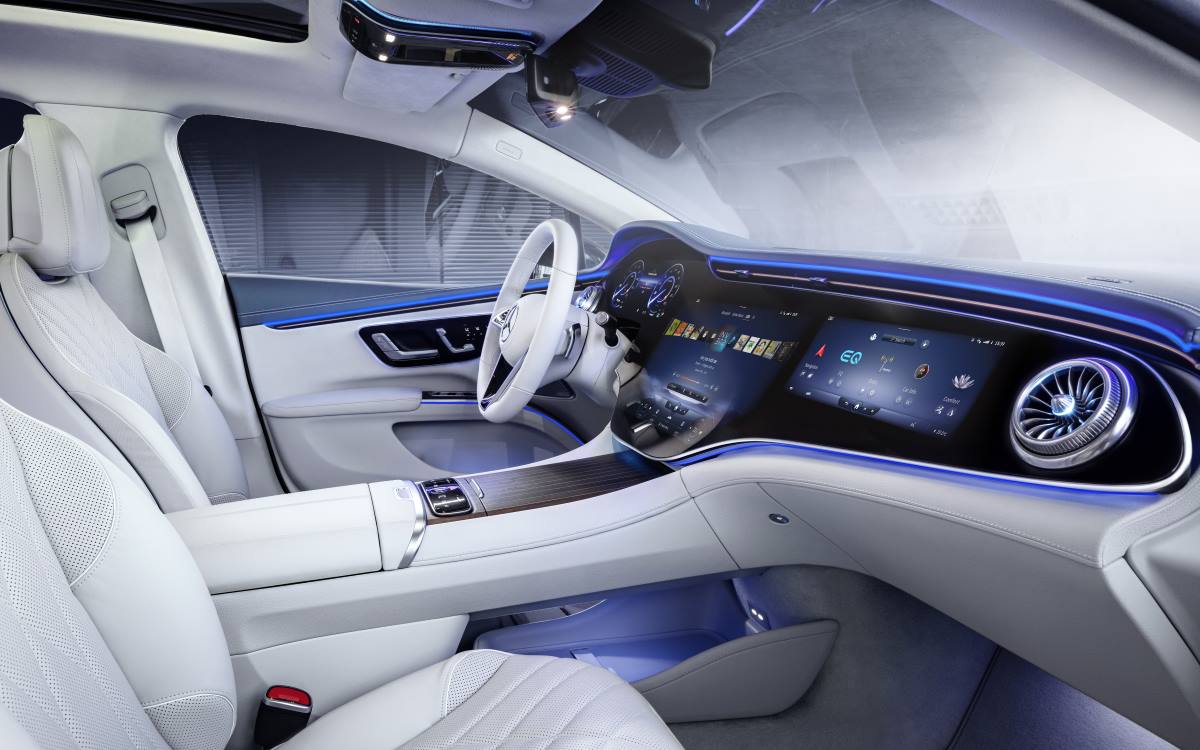 El futurista interior del Mercedes EQS 2021