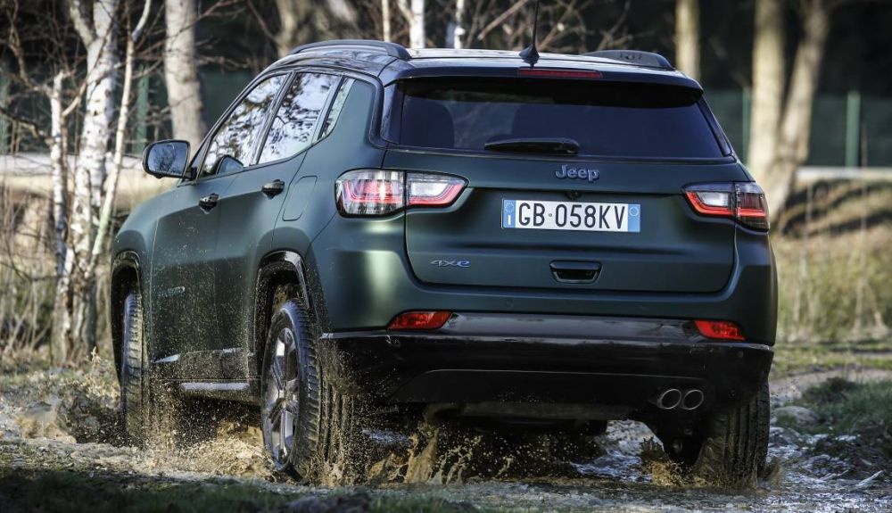 Jeep Compass 80th Anniversary 4xe Jeep Compass 80th Anniversary 4xe