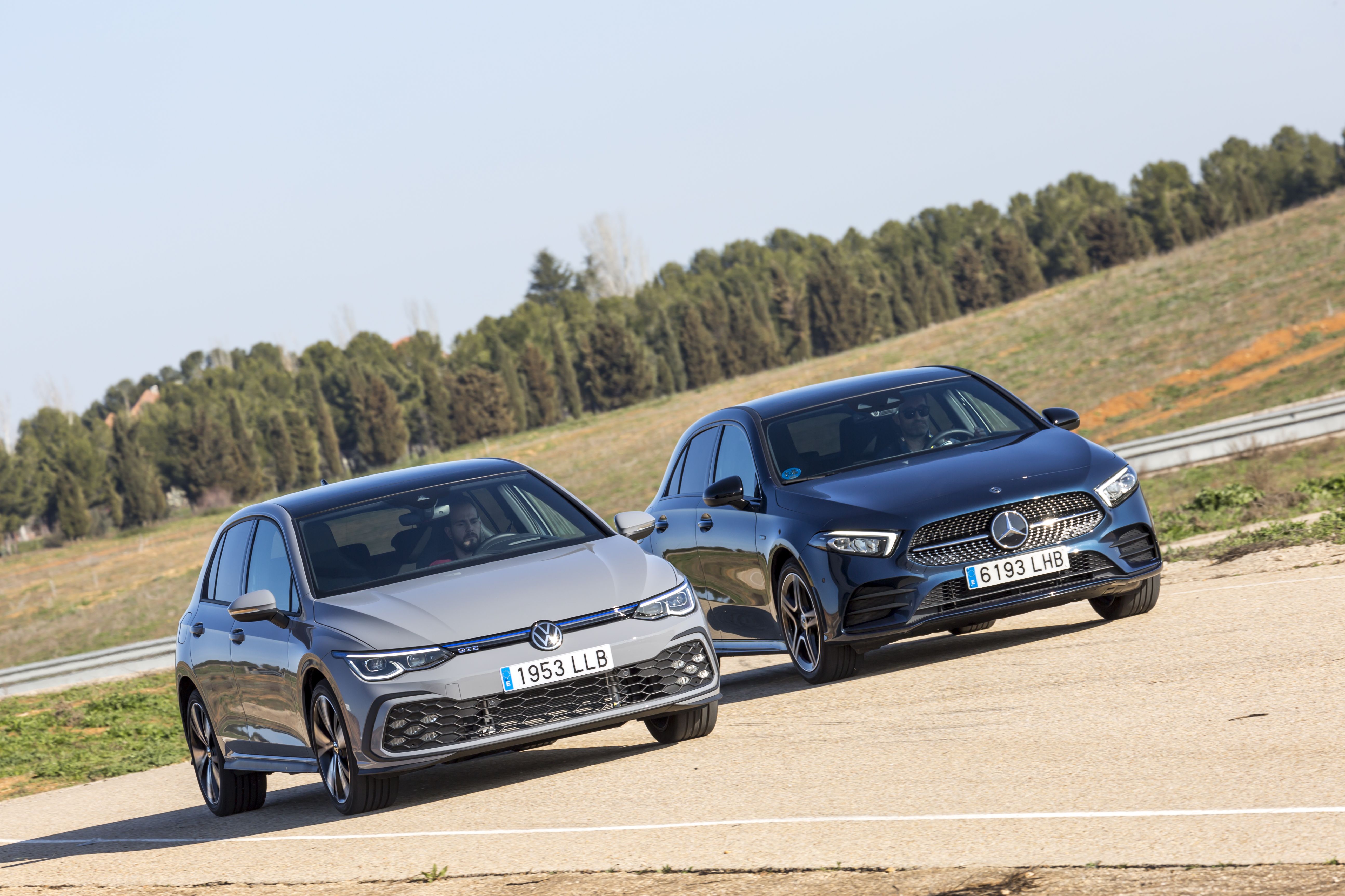 111 COMP A250E VS GOLF GTE