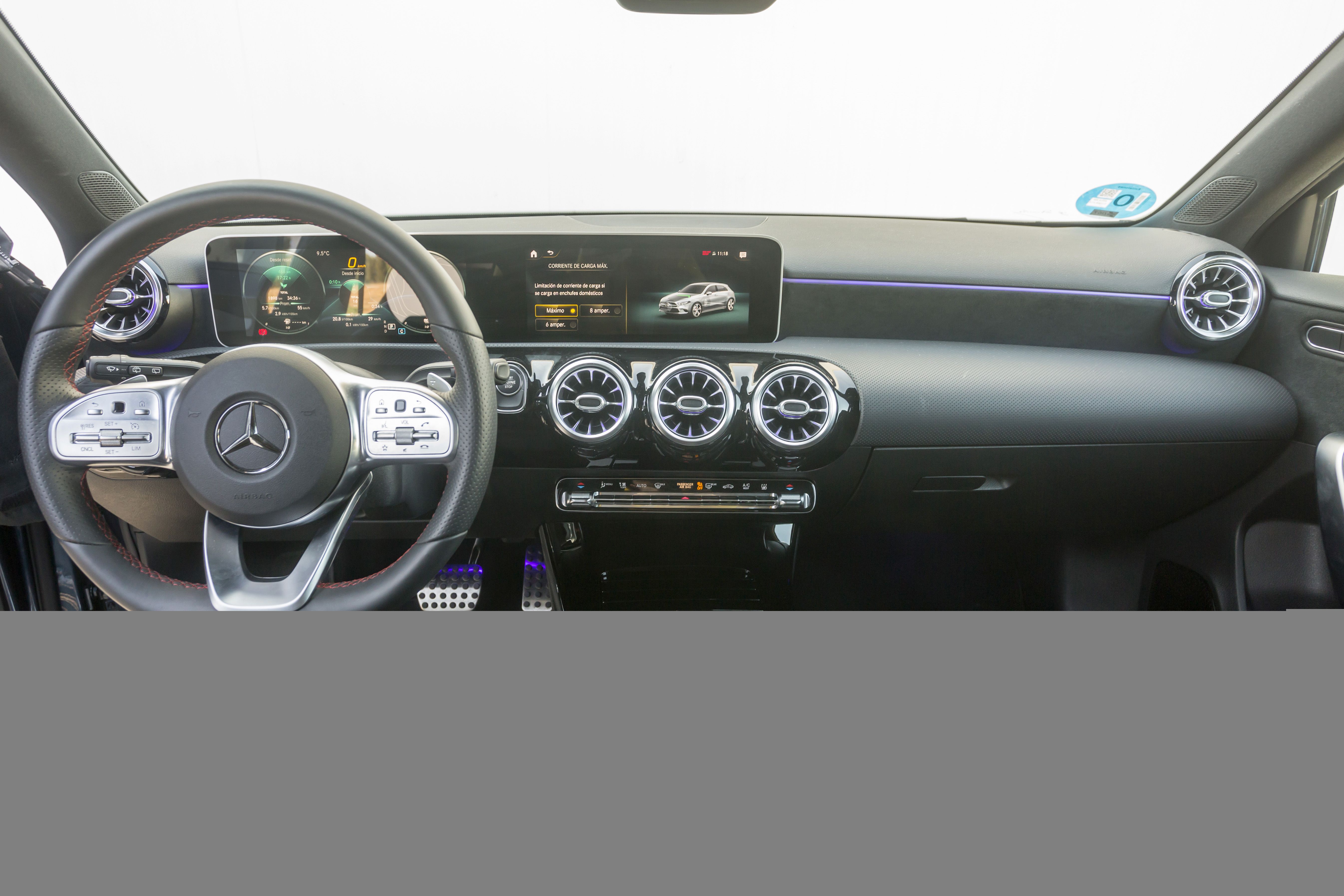 Mercdes A250e (14)