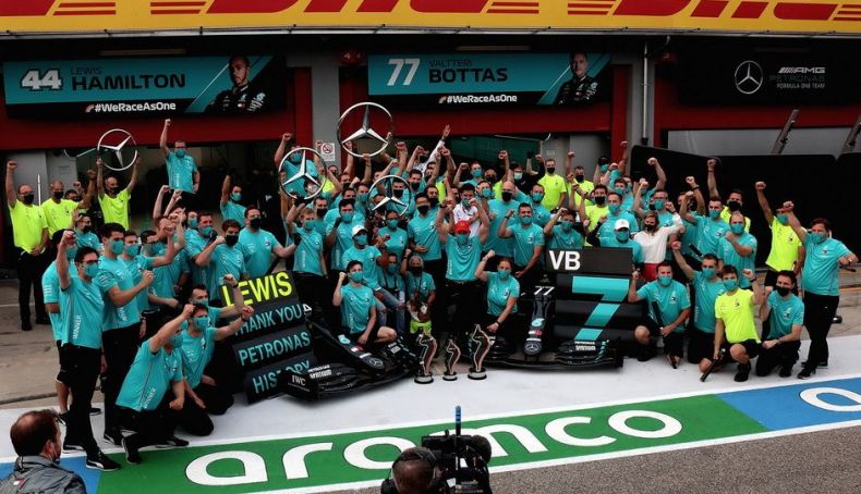 Mercedes celebró el año pasado en Imola su séptimo título consecutivo Mercedes celebró el año pasado en Imola su séptimo título consecutivo