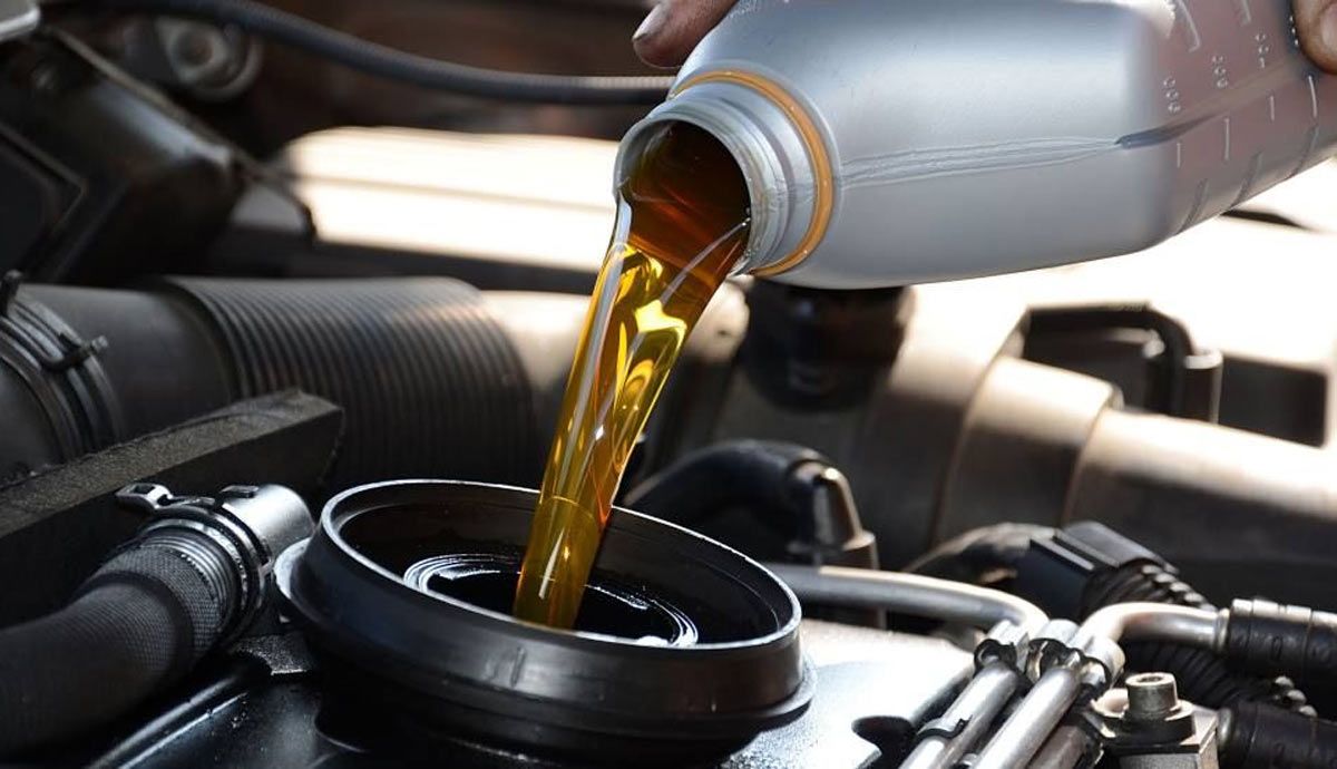 Cambio de aceite en el coche.