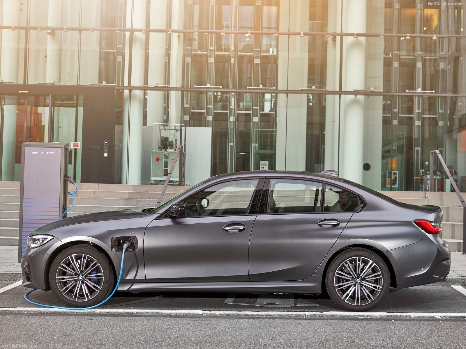 Los BMW circularán automáticamente en modo eléctrico cuando pasen por una zona de bajas emisiones