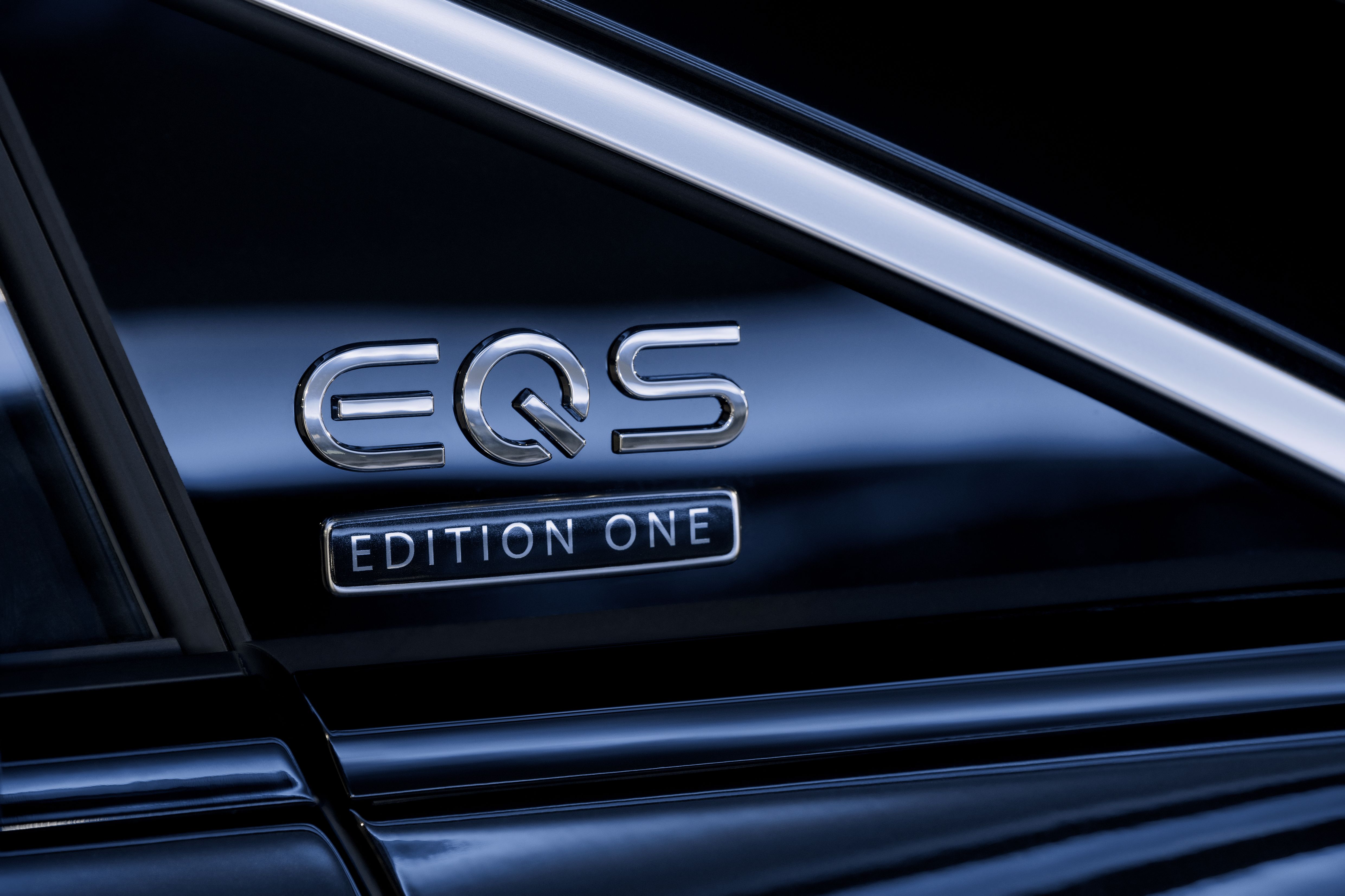 Mercedes EQS  