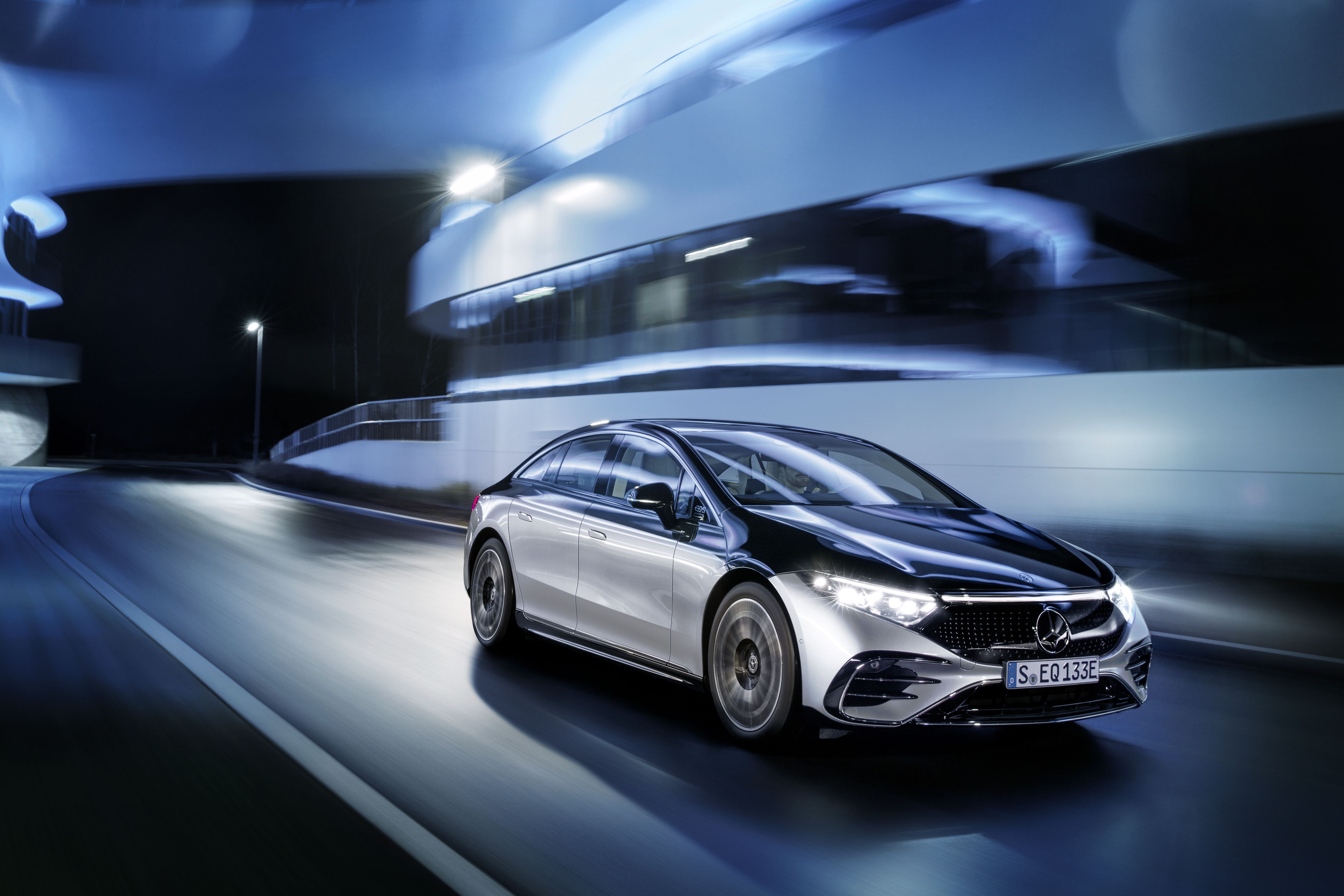 Mercedes EQS  (19)