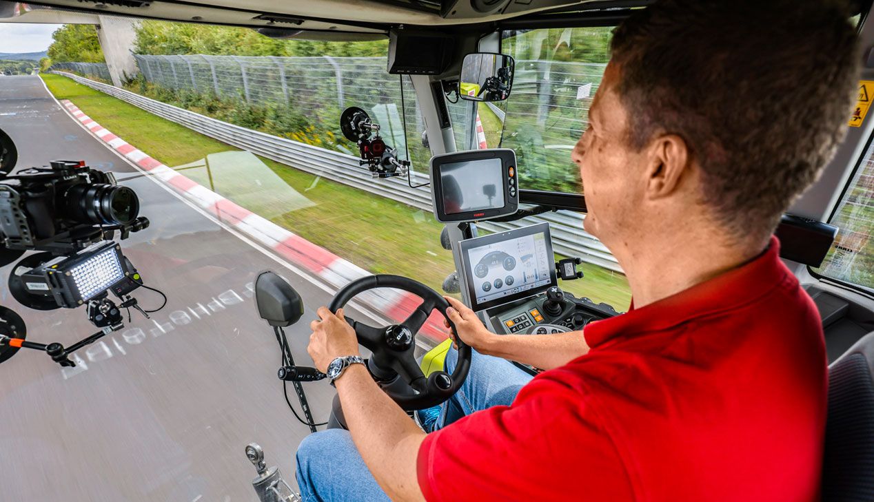 Un tractor Claas Xerion 5000 en Nürburgring