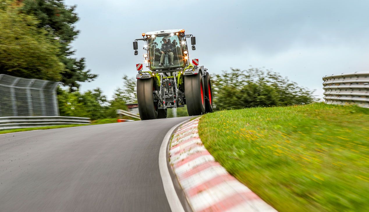 Un tractor Claas Xerion 5000 en Nürburgring