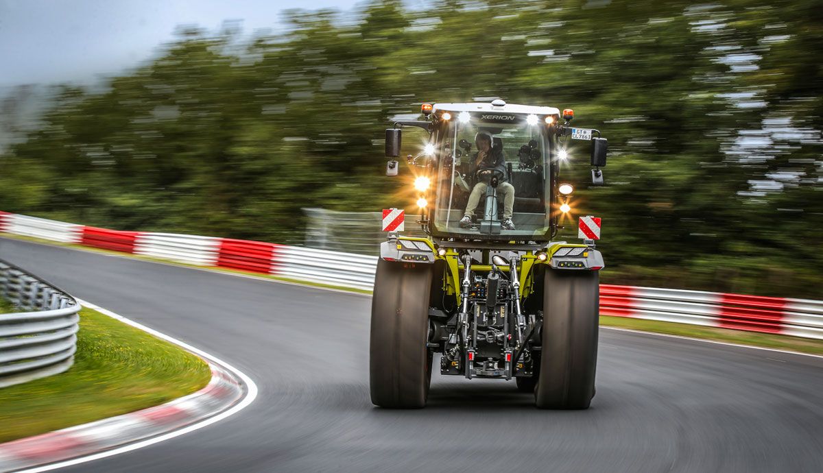 Metemos un tractor en Nürburgring
