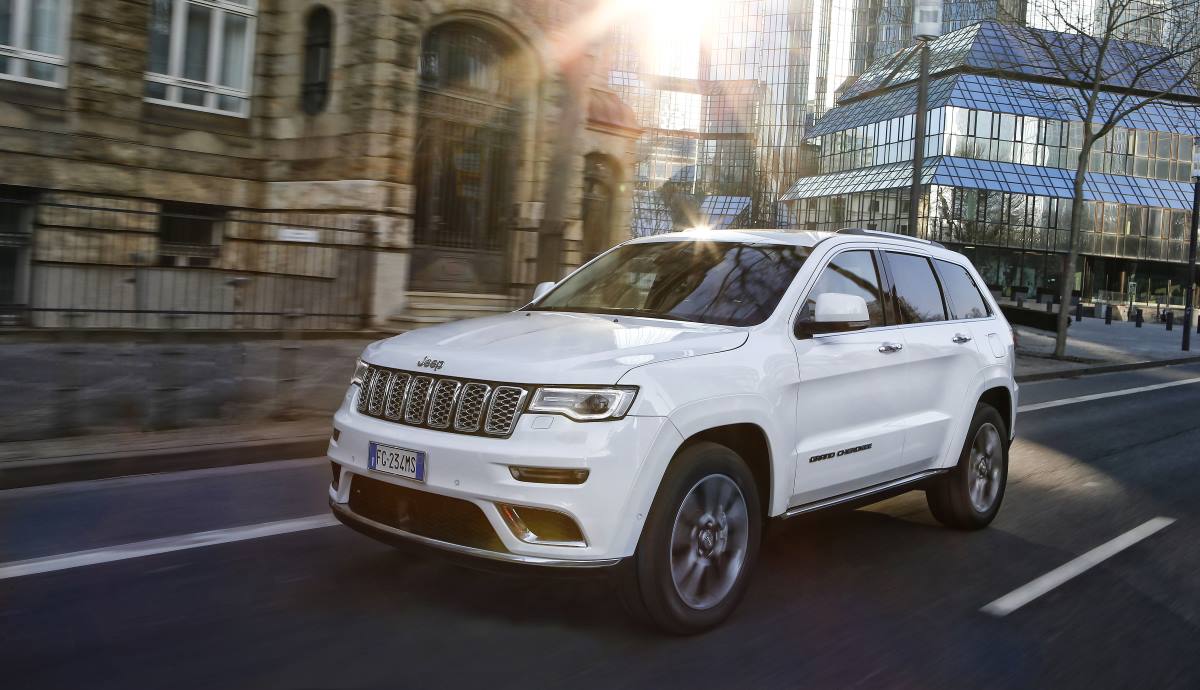 Los coches y SUV más grandes podrían pagar más al aparcar en las ciudades
