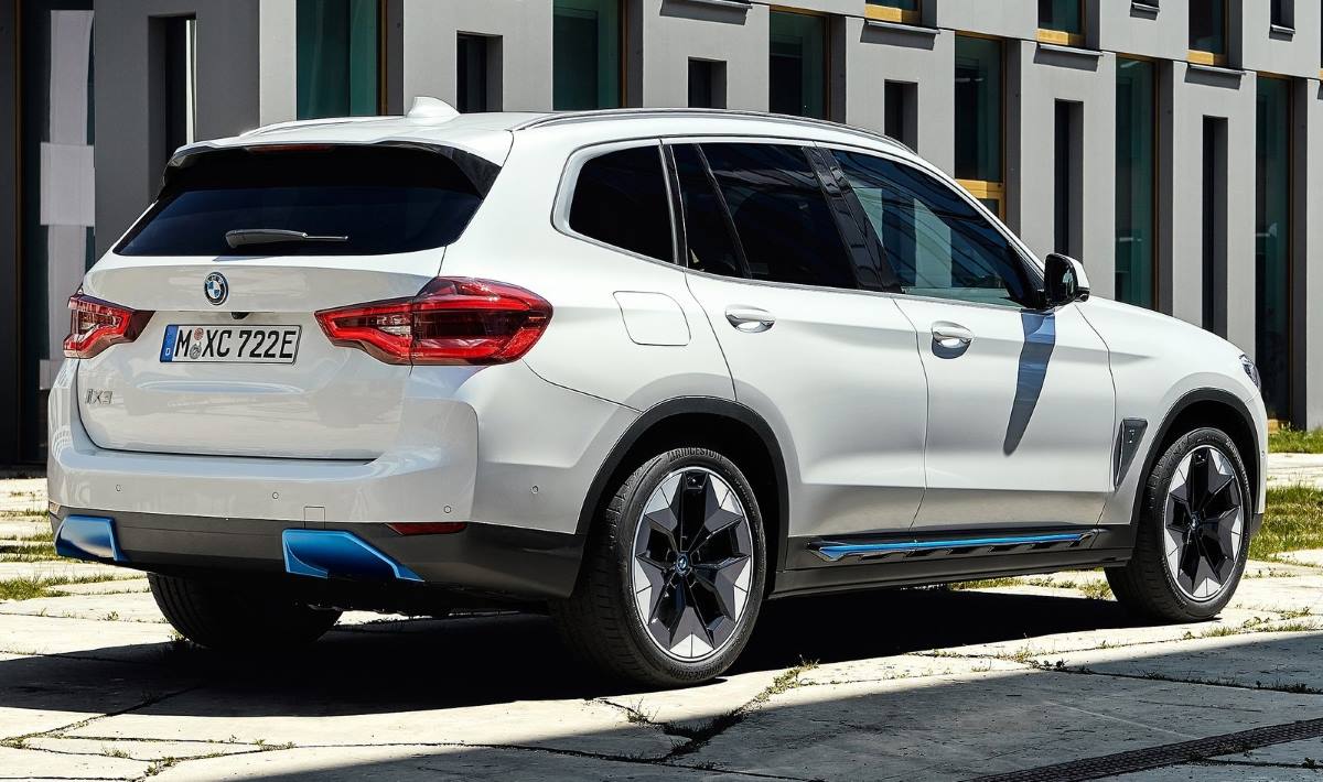BMW iX3 2