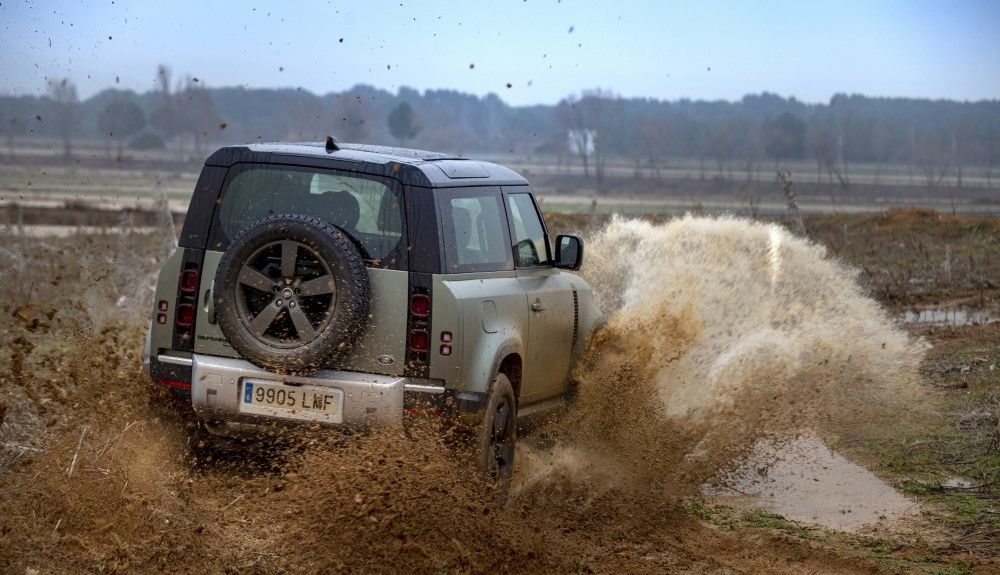 Land Rover Defender 90 P400