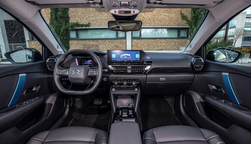 Así es el interior del nuevo Citroën ë-C4 2021.