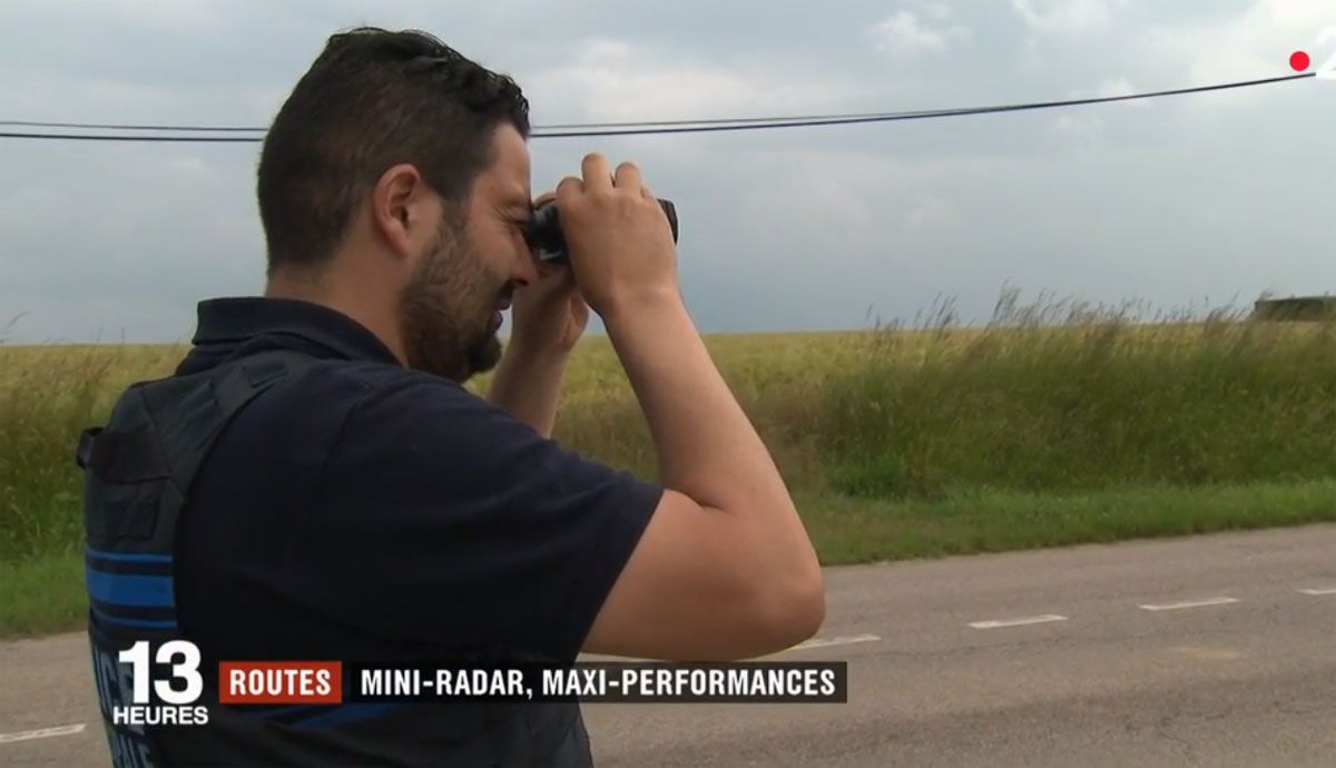 Ya utilizan un nuevo radar, de tamaño de bolsillo, vigila hasta 300 kmh y el teléfono móvil
