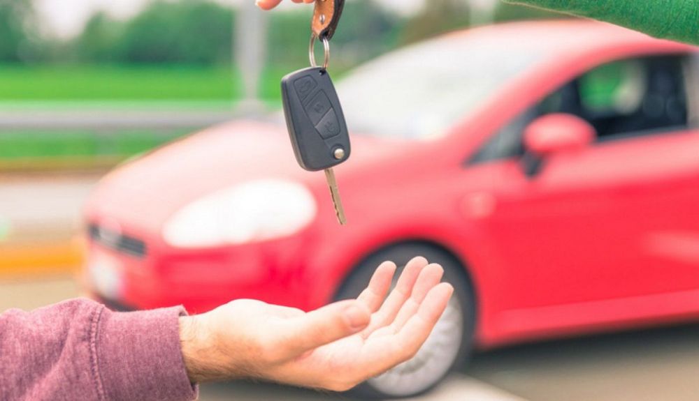 La DGT advierte de cómo tienes que cambiar la titularidad de un coche al comprarlo. Foto: DGT.