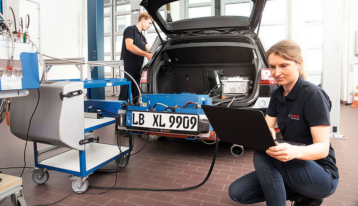 La gasolina azul, el combustible que reduce las emisiones de tu coche