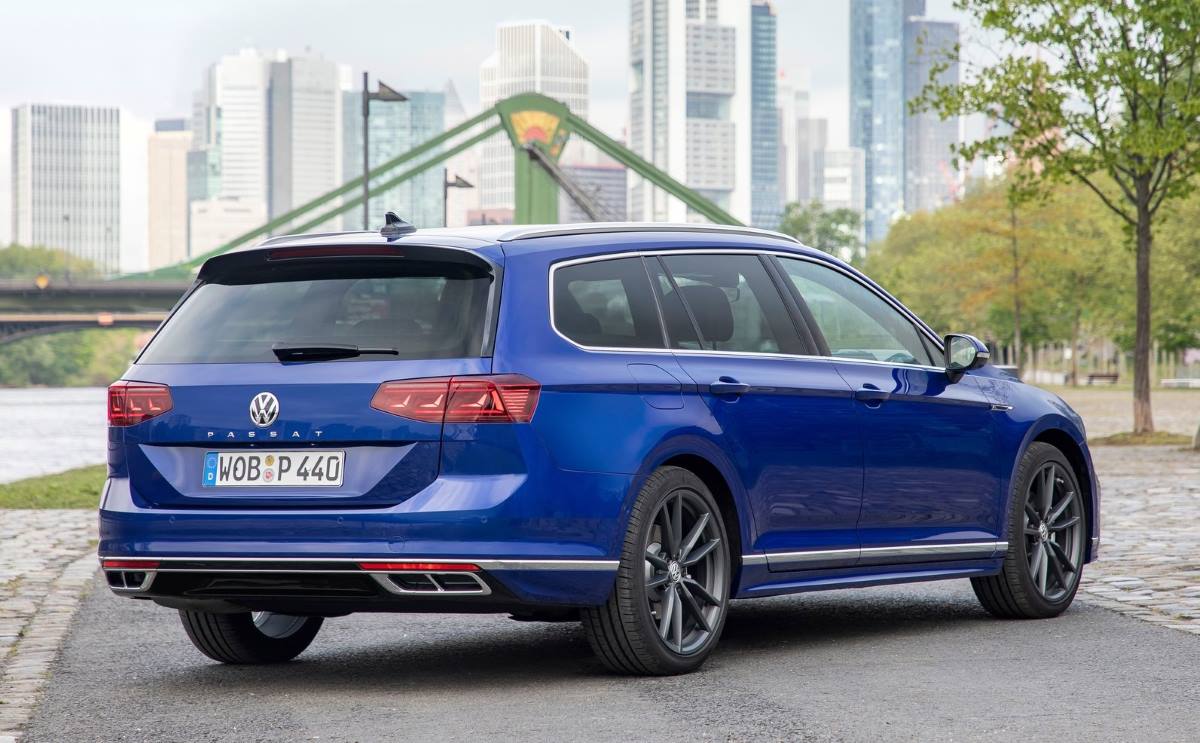 VW Passat Variant 2