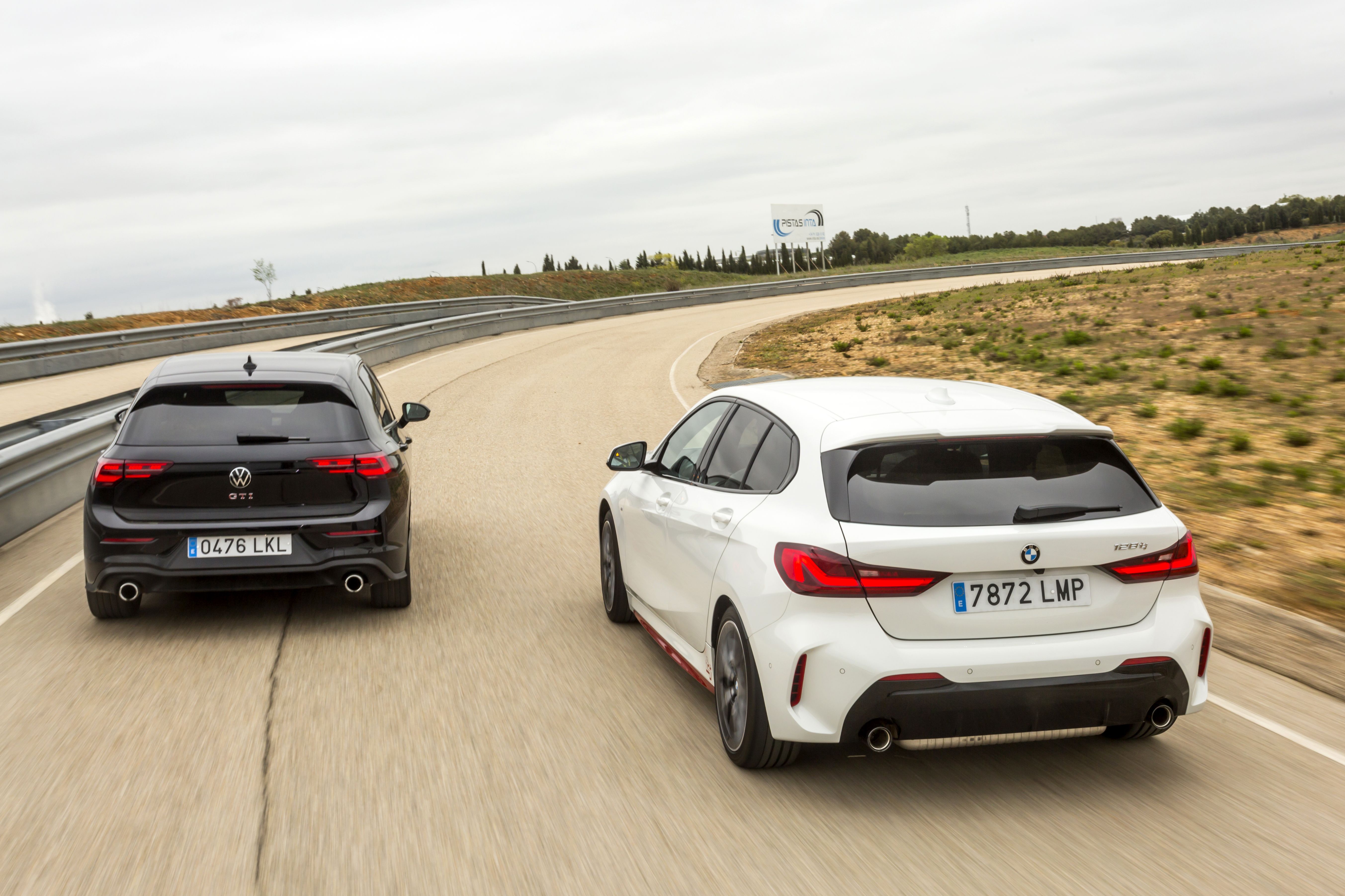 Volkswagen Golf GTI vs BMW 128Ti