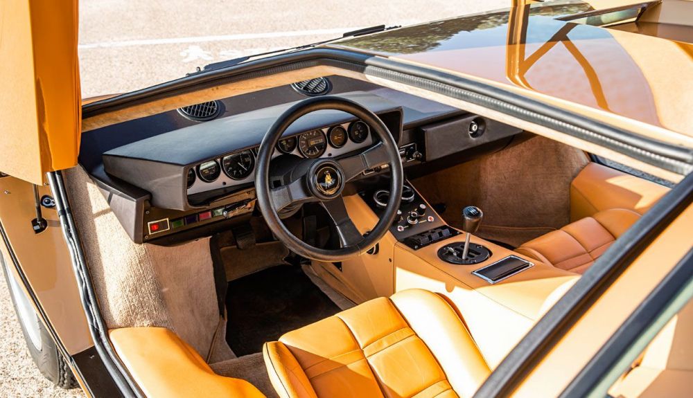 Lamborghini Countach 