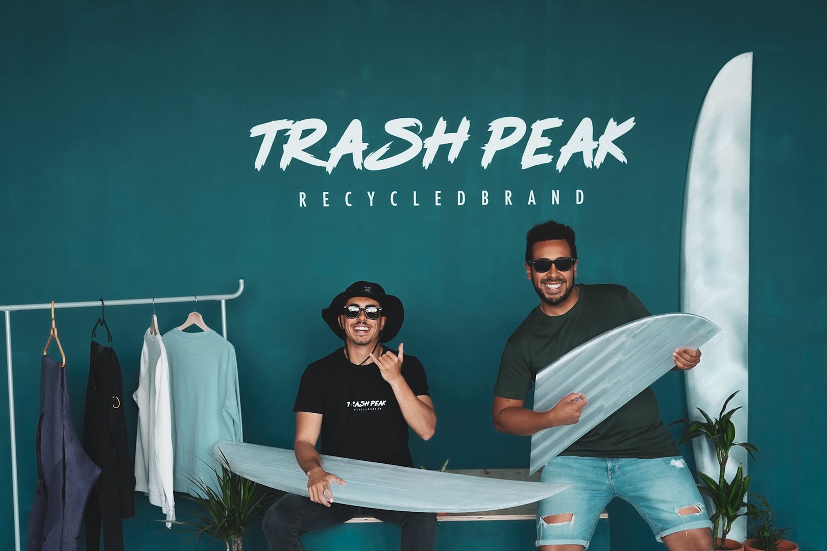 Trash Peak, la empresa gaditana que fabrica tablas de surf con plástico reciclado.
