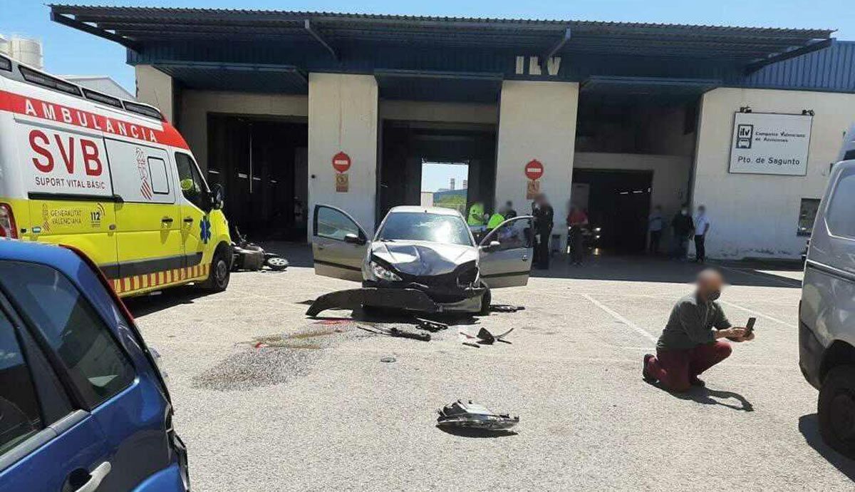Accidente en una ITV de Sagunto, Valencia. Foto: SocialDrive