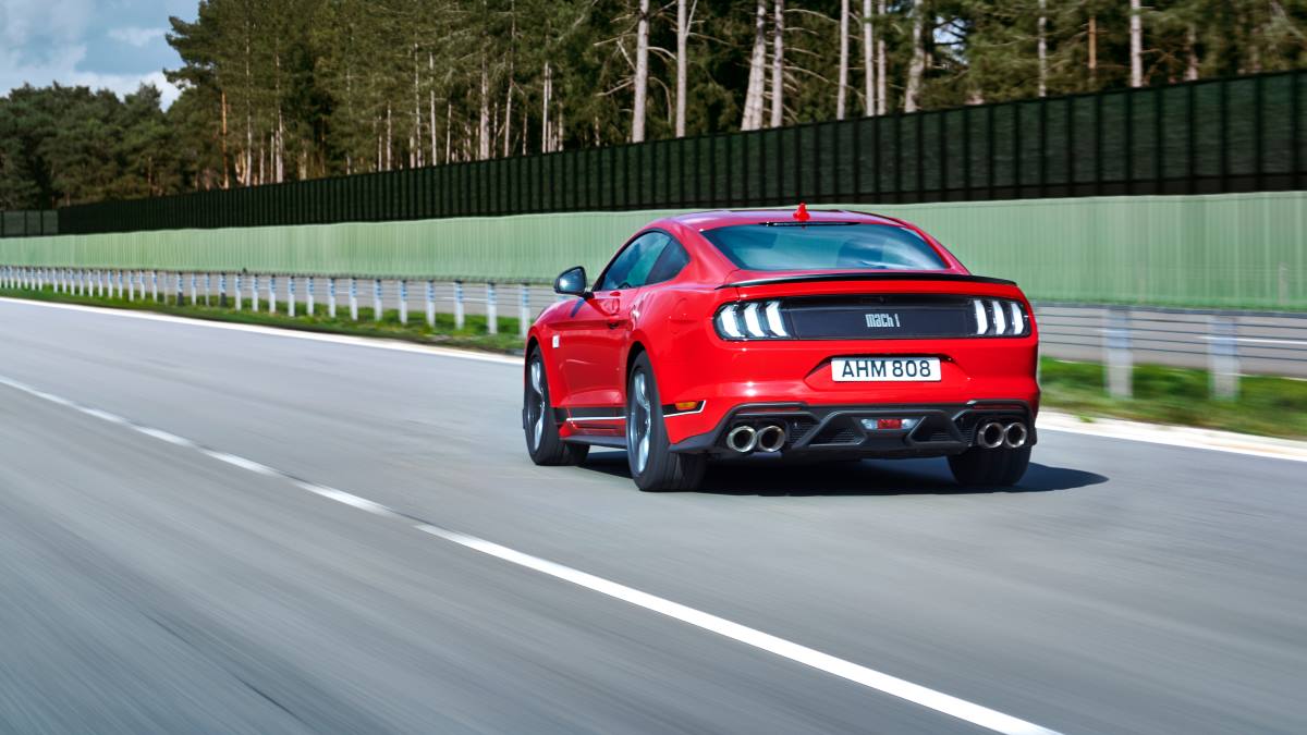 FORD 2021 MUSTANG MACH ONE ACCELERATION 03