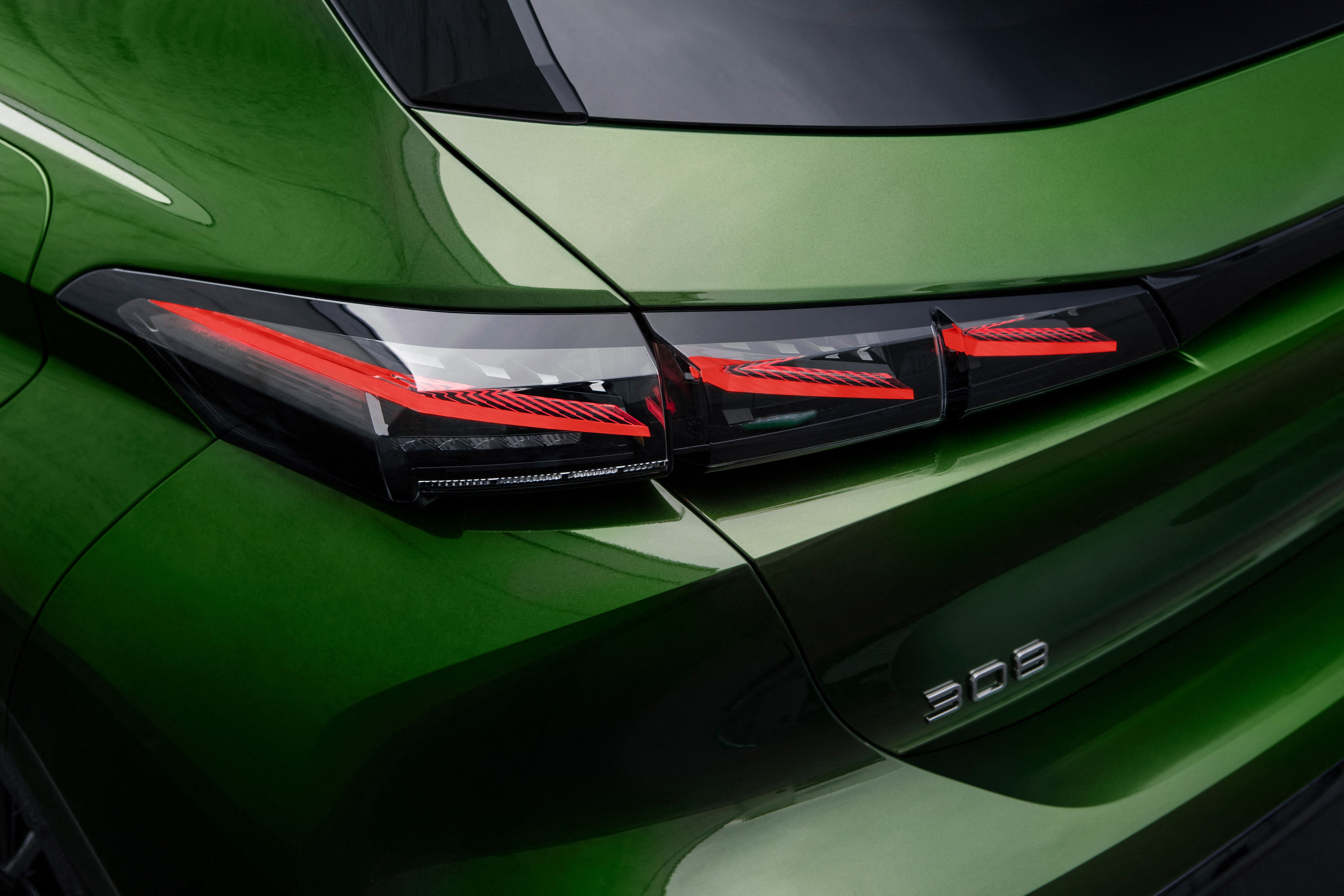 PEUGEOT 308PHEV 2103STYP 221