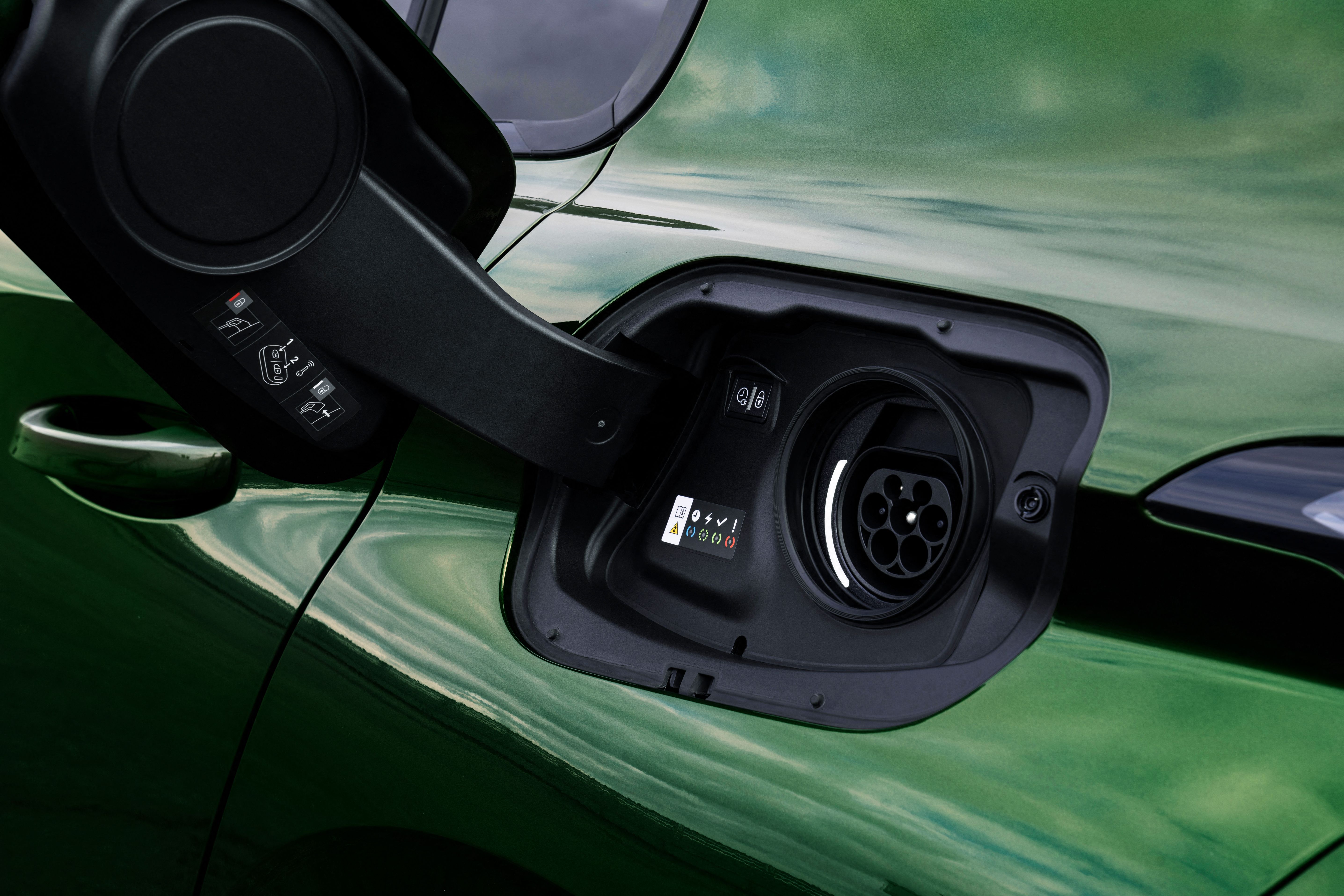 PEUGEOT 308PHEV 2103STYP 223
