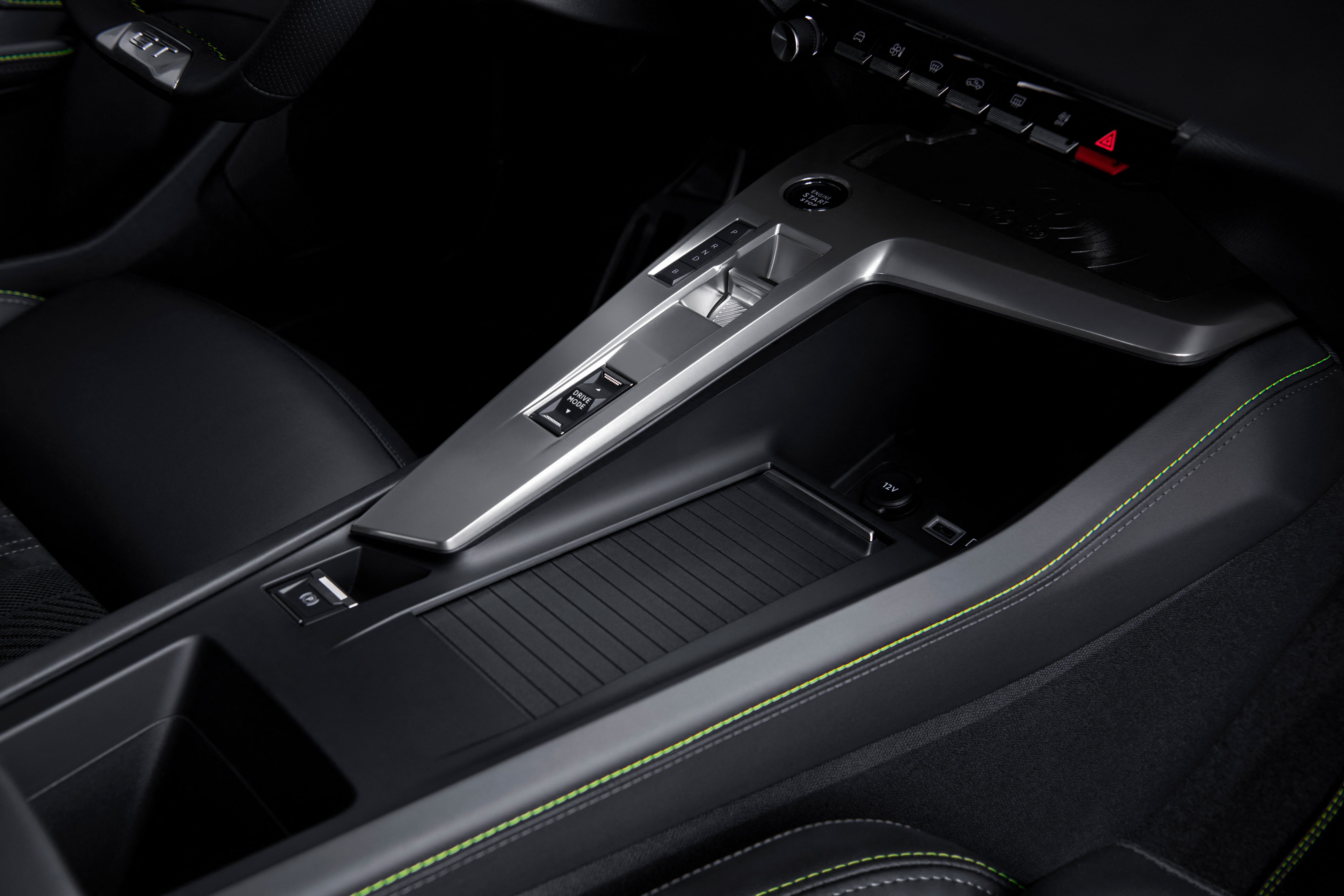 PEUGEOT 308PHEV 2103STYP 238