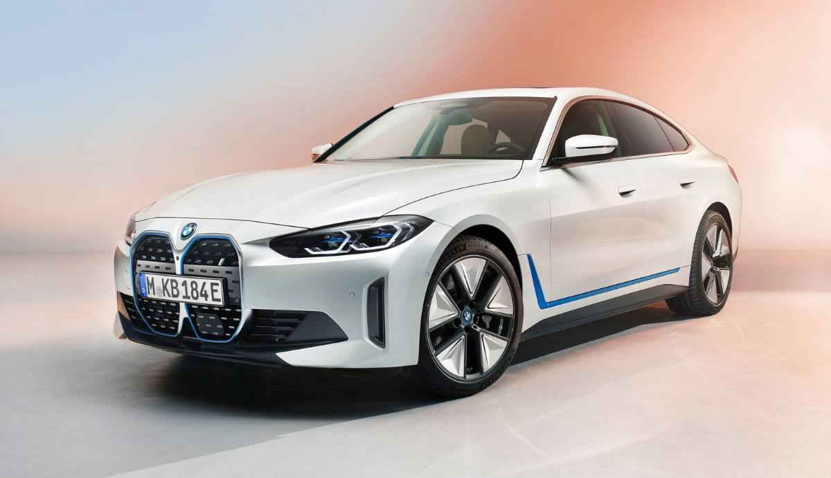 El definitivo BMW i4 se estrenará dentro de unos días