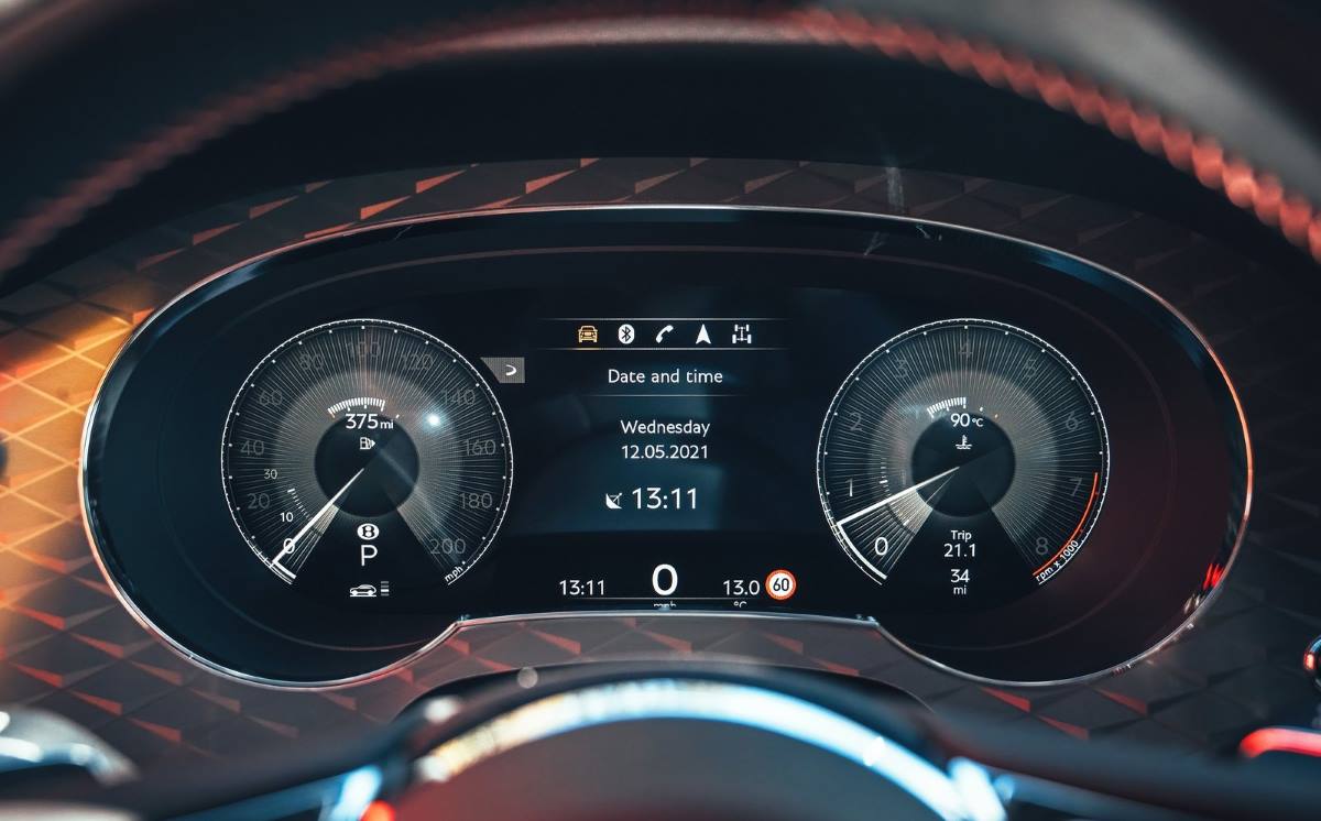 Bentley Bentayga 2021 1
