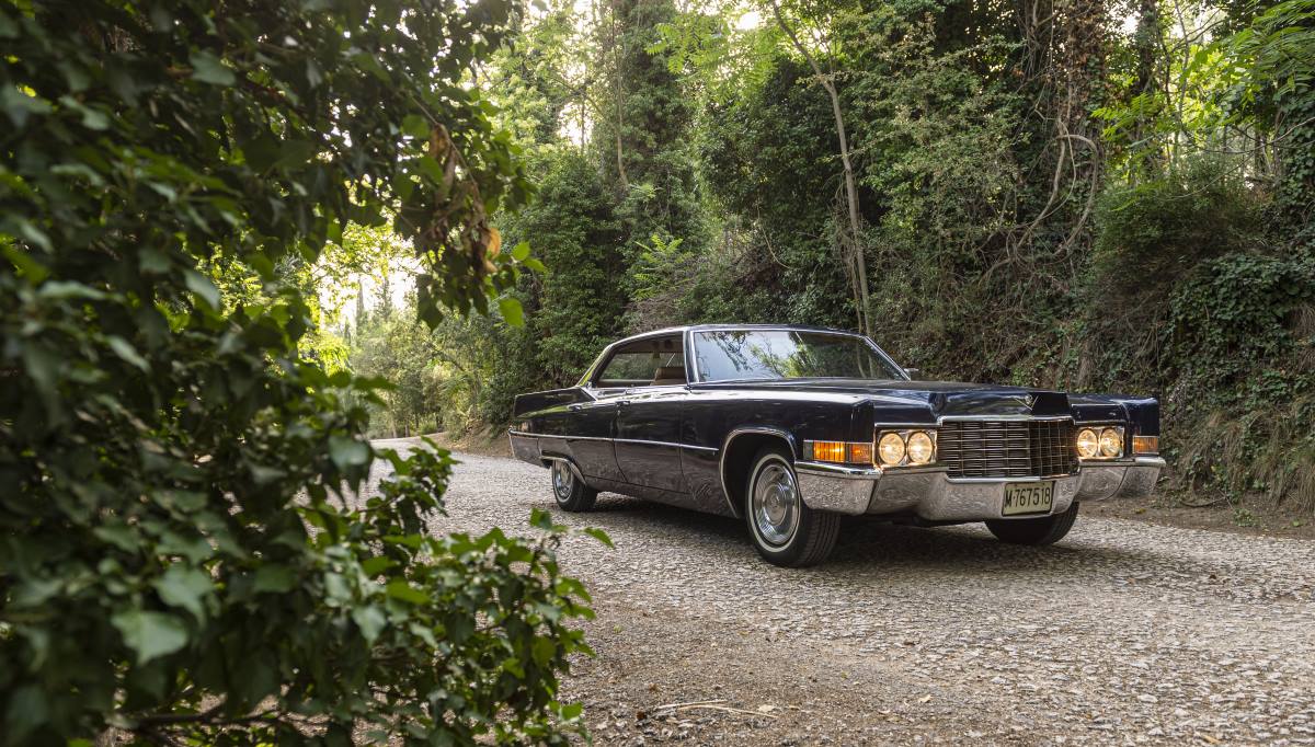 14 Cadillac Sedan de Ville